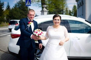 Pani Anna w personalizowanej sukni Isabel