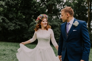 Pani Karolina w sukni Keira 1